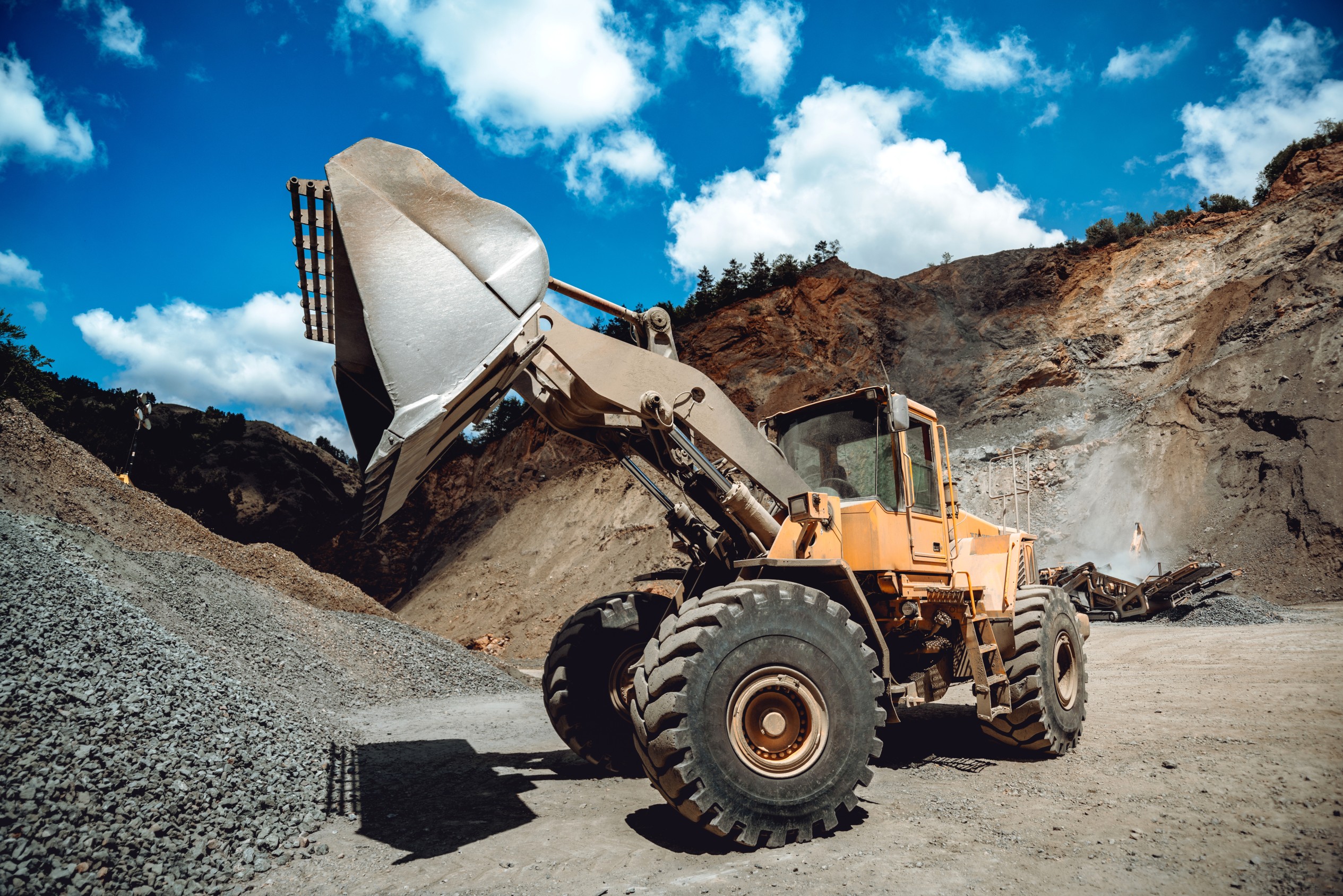 Mining equipment | Featured image for the Material Handling in Mining blog for CMQ Engineering AUS